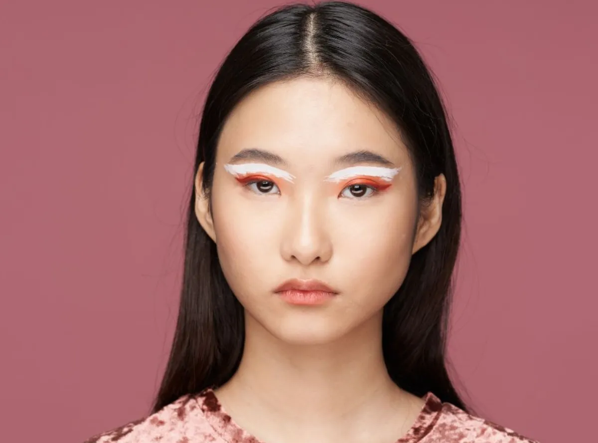 Mulher Coreana Maquiada - Maquiagem Coreana