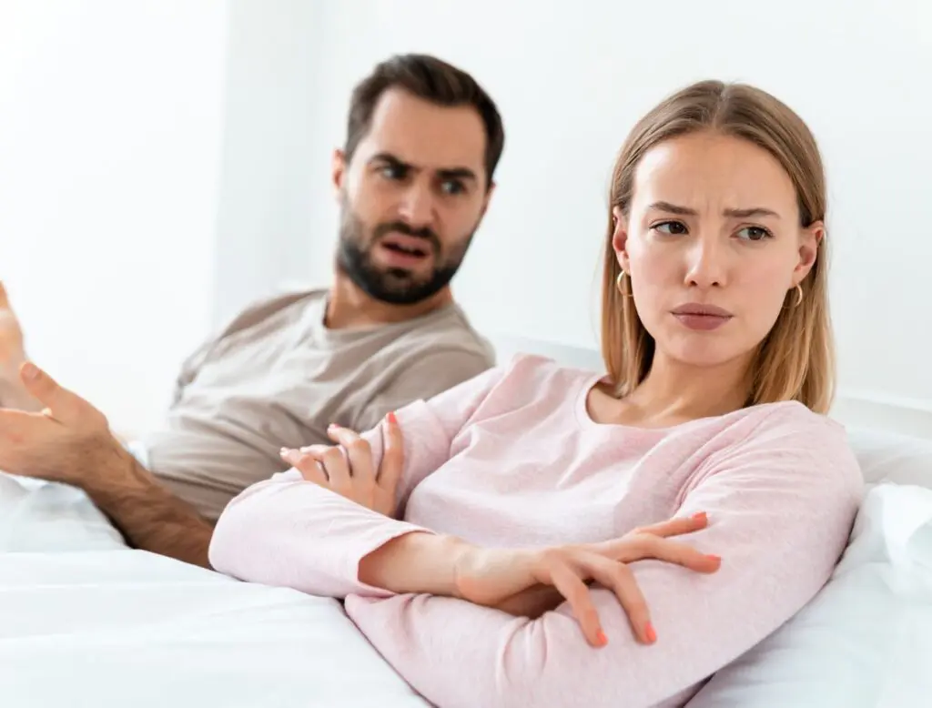 amor acabou Como saber se o amor acabou; 6 indícios de que o relacionamento está no fim - Reprodução canva