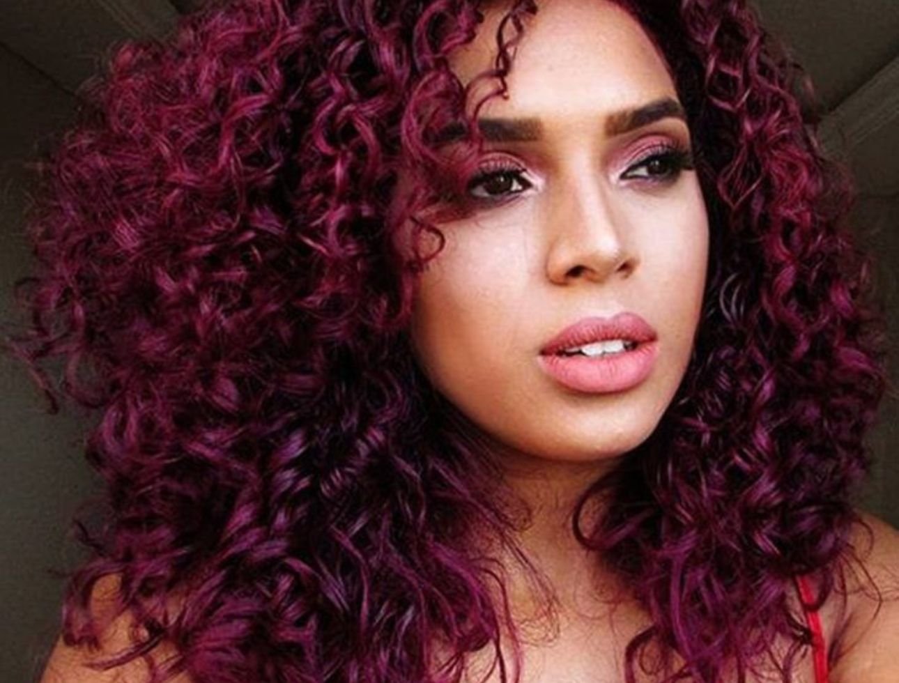 Cabelo Marsala Em Morenas: Inspirações E Dicas Para Acertar No Tom, Confira
