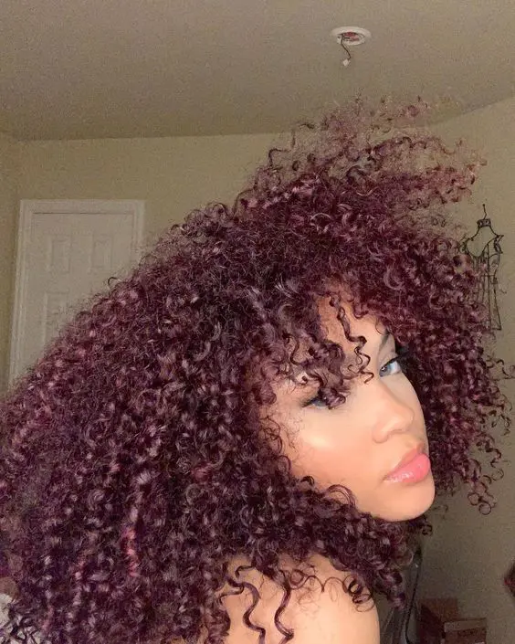 cabelo marsala em morenas,marsala,morenas,ton Marsala com Tons de Borgonha