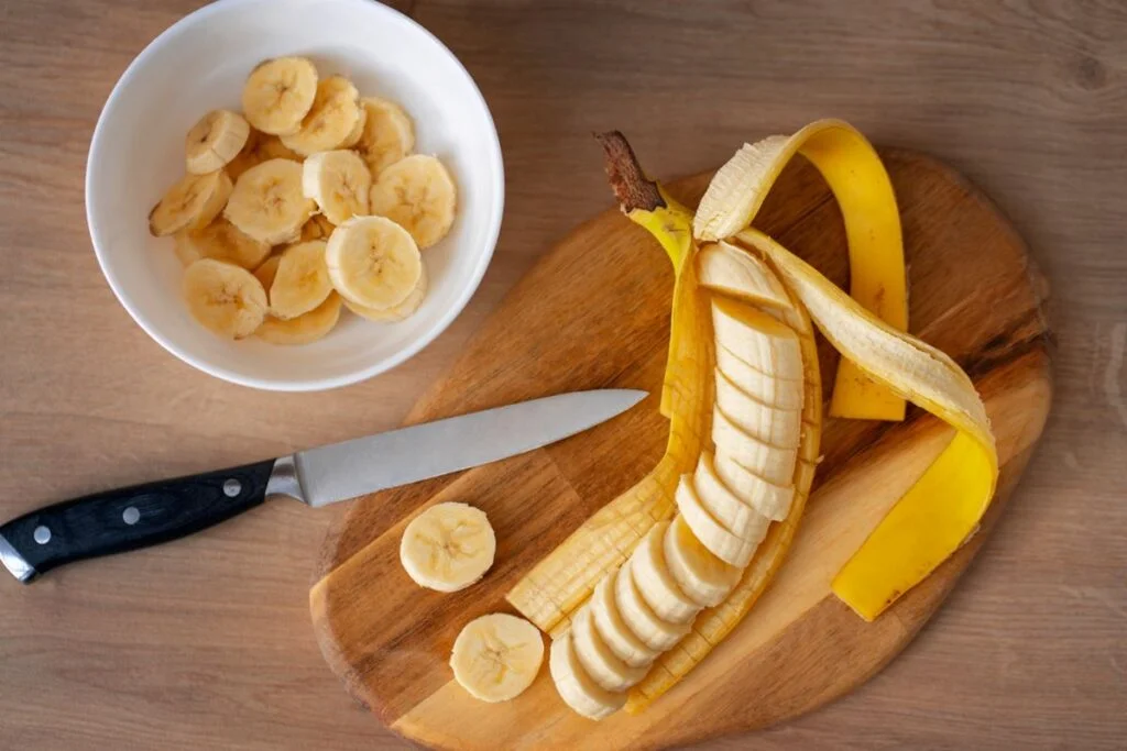Frutas,Período Menstrual imagem com uma banna fatiada