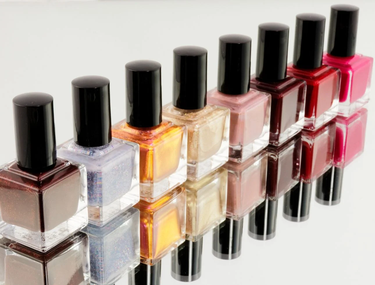 esmaltes Esmaltes - Canva